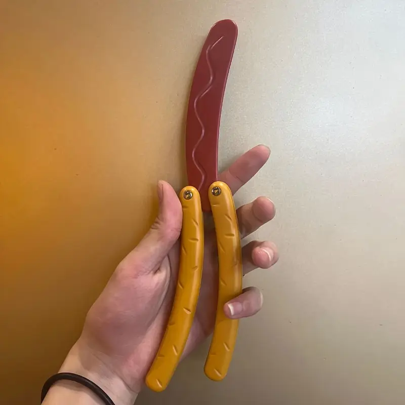 Funny Waving Hot Dog Toy Knife | Multicolor Plastic Novelty Gadget with Realistic Design, Durable and Safe for Halloween Party, Gifts and Interactive Games, Party Accessories, Funny Design, Safe Material